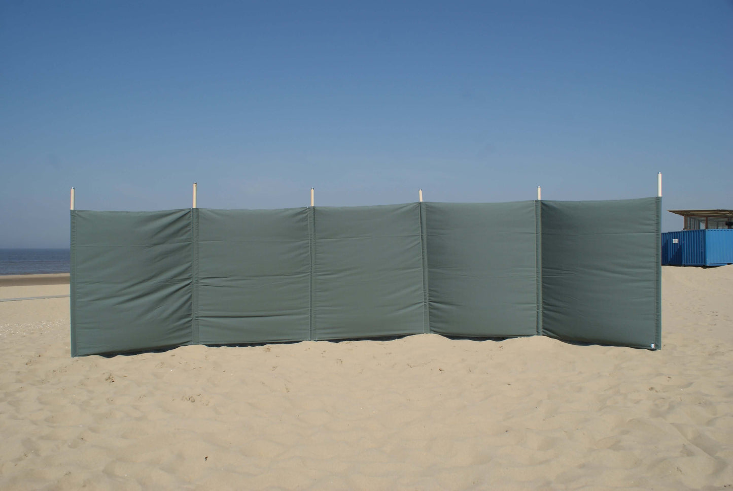 7 m, schlichtes Grau (mit grüner Tönung). Windschutz aus Dralon – 7 m