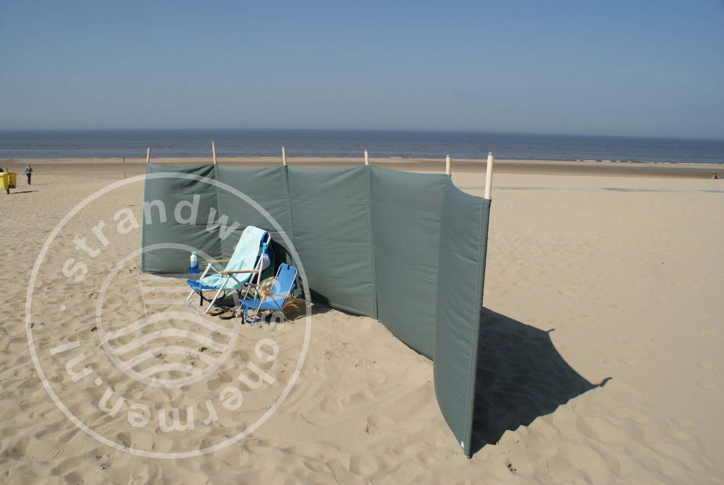 7 m, schlichtes Grau (mit grüner Tönung). Windschutz aus Dralon – 7 m