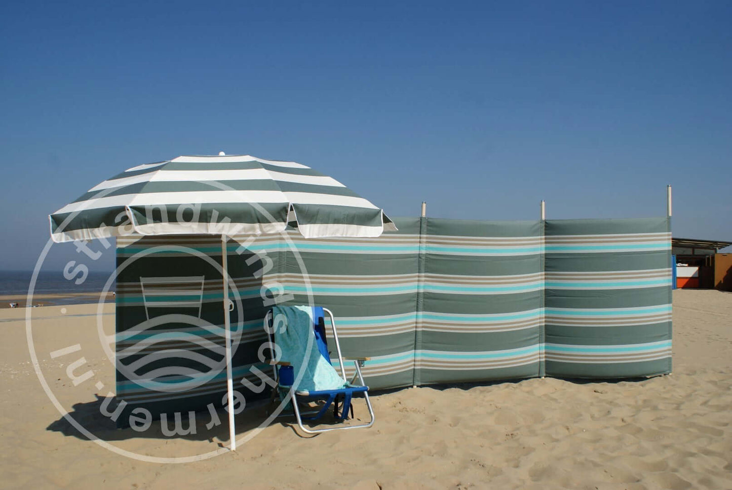 Grey(with green tint)/White Dralon Parasol Ø180cm